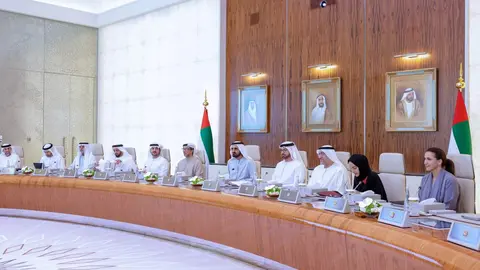 Una imagen del Gabinete de EAU reunido este lunes en Abu Dhabi. (WAM)