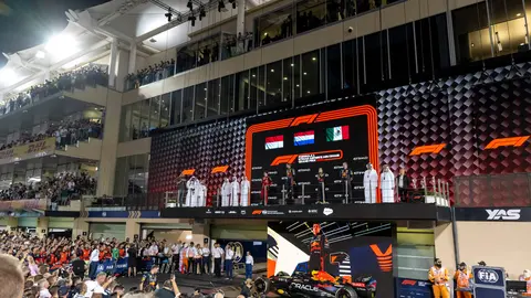 Ceremonia de entrega de premios de Fórmula en Yas Marina Circuit 2022