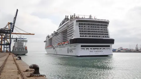 El MSC Virtuosa en un puerto español. (Twitter)