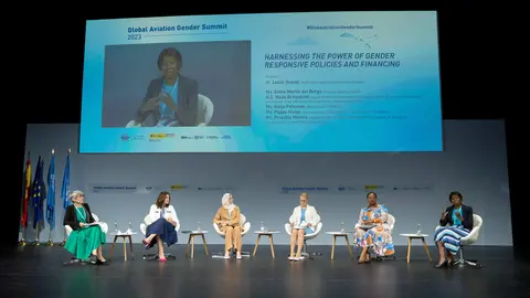 Un momento de un panel en la cumbre. (WAM)