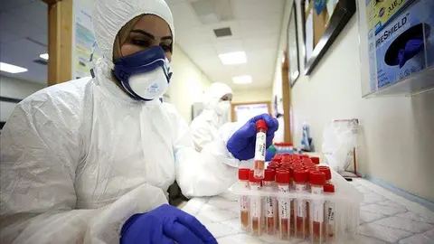 Solo Emiratos y Túnez superan la media mundial de investigadores por millón de habitantes.