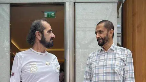 El gobernante de Dubai a la izquierda y el presidente de la aerolínea Emirates. (Instagram)