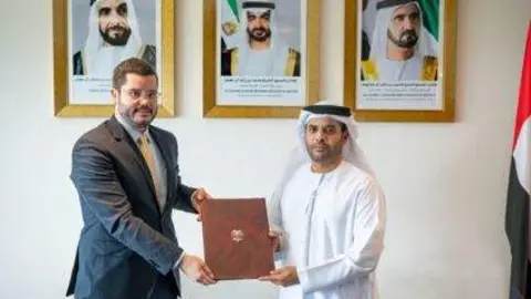 El embajador de Colombia entrega cartas credenciales en Abu Dhabi. (MoFA)