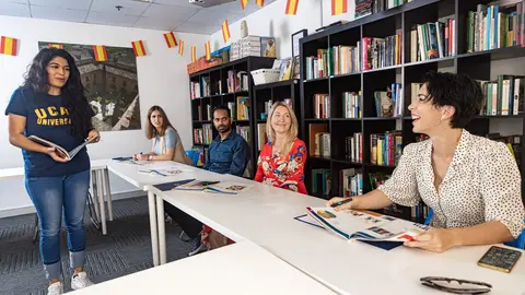 Una clase en UCAM Dubai.