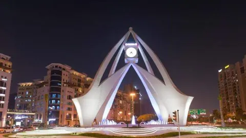 Torre del reloj en Dubai.
