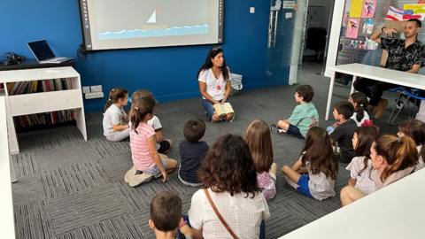 Cuentacuentos en UCAM Dubai. (Cedida)