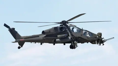 El helicóptero de ataque Apache AH-64E construido por Boeing. (Twitter)