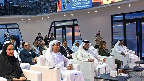 Mohammed Jalal Al Rayssi (en el centro, en primera fila) y otros dignatarios durante el Seminario Mundial de Medios. (WAM)
