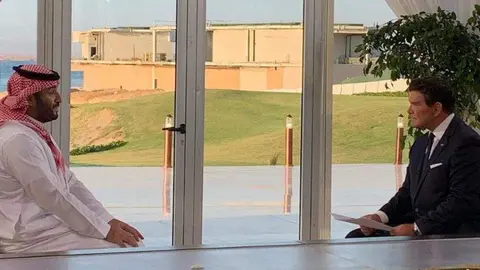 El príncipe saudí durante la entrevista con Fox News. (Twitter)