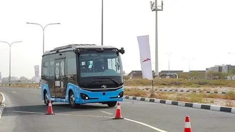 Un autobús sin conductor en Dubai. (Twitter)