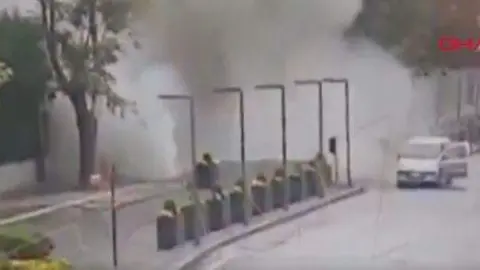 Una captura de pantalla del vídeo difundido en Twitter del atentado.