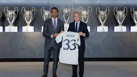 Representantes de Visit Dubai y el Real Madrid. (Twitter)