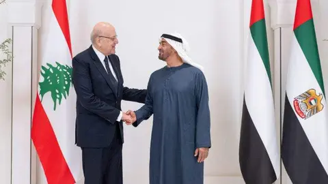 El presidente de Emiratos junto al primer ministro del Líbano en Abu Dhabi en octubre de 2023. (WAM)