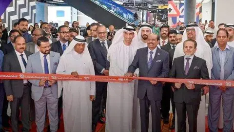 Un momento de la inauguración del hipermercado Lulu en Dubai Mall. (Twitter)