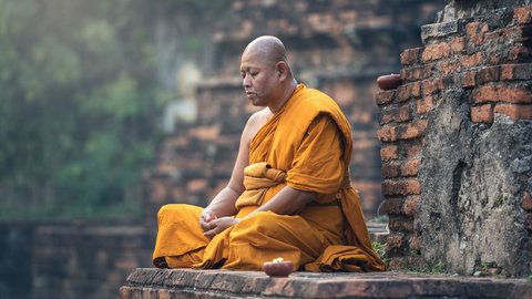 El término “modo monje” hace referencia a los monjes budistas, quienes se sumergen en sus actividades con una concentración total y sin distracciones. (pxhere.com)
