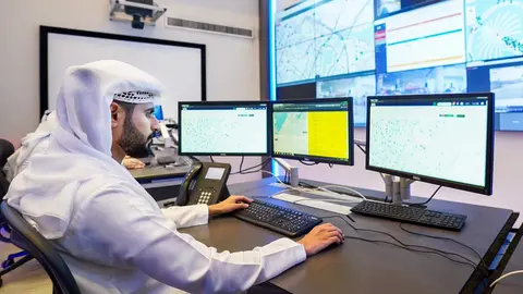 El centro de seguimiento de taxis en Dubai. (RTA)