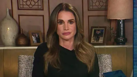 La reina Rania de Jordania durante la entrevista con la CNN. (Instagram)
