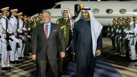 El presidente de EAU recibe en Abu Dhabi al rey de Jordania. (WAM)