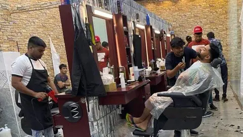 Una peluquería de caballeros en Dubai. (EL CORREO)