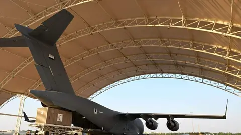 El avión emiratí con el envío hospitalario a Gaza. (WM)