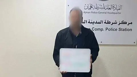 La Policía de Ajman difundió esta imagen del delincuente. (Instagram)