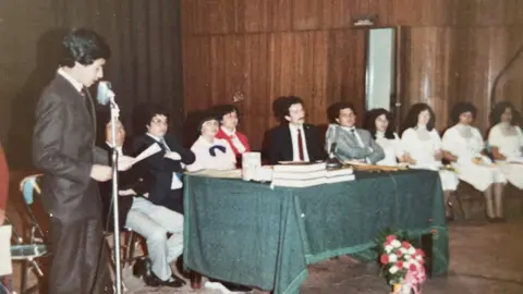 Dixon Moya, autor del texto, pronuncia su discurso grado en el colegio de la Inmaculada Concepción de Bogotá. (Cedida)