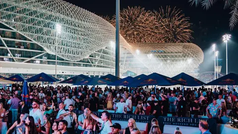 Fuegos artificiales en Yas Island tras el Gran Premio de F1. (Cedida)