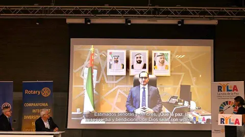 Un momento del discurso del embajador de EAU en España en el congreso de la Ruta por la paz. (Cedida)