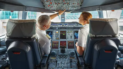 Una imagen de pilotos de la aerolínea de Dubai. (Emirates)