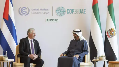 Los presidentes de Cuba y Emiratos Árabes en diciembre de 2023 en Expo City Dubai. (WAM)