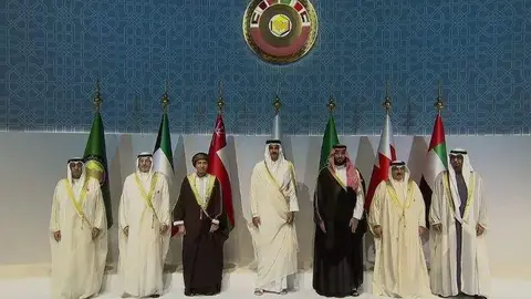 Foto de familia de la 44 Cumbre del CCG celebrada en Doha. (Fuente externa)