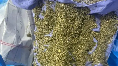 La Aduana de Dubai compartió una foto de la marihuana encontrada en un pasajero en el aeropuerto de Dubai.
