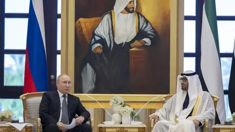 Los presidentes de Emiratos y Rusia en Abu Dhabi. (WAM)