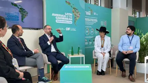 Una imagen a modo ilustrativo de un foro en la Cop28 de Dubai. (Twitter)