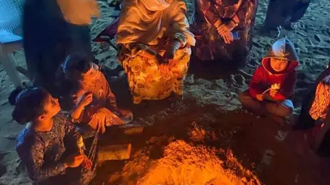 Una imagen de invierno en el desierto de Emiratos Árabes. (EL CORREO)