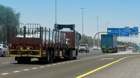 Camiones en Abu Dhabi. (WAM)