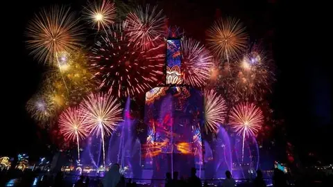 Fuegos artificiales en Abu Dhabi. (WAM)