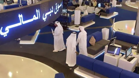 Mercado financiero en Dubai. (WAM)
