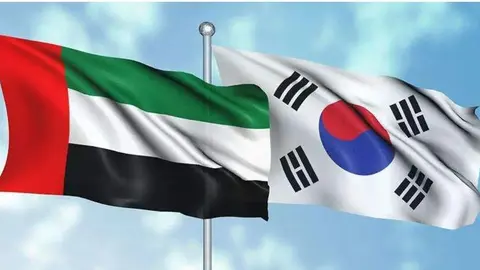 Banderas de Emiratos Árabes Unidos y Corea del Sur. (WAM)
