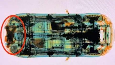 Una imagen del escondite de uno de los infiltrados.