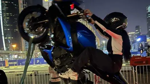 La joven piloto emiratí en una foto de su perfil de Instagram.