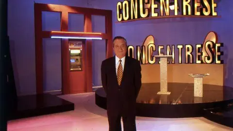 Julio E. Sánchez Vanegas en el programa Concéntrese.