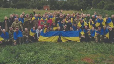 Prisioneros ucranianos liberados. (Twitter)