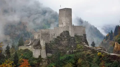 Ubicado a 12 kilómetros al sur del distrito de Çamlıhemşin, en la cima de la montaña Avup, este castillo se encuentra construido sobre una escarpada formación rocosa. (Cedida)