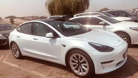 Un coche eléctrico en Emiratos Árabes. (EL CORREO)