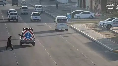 Una captura de pantalla del vídeo difundido por la Policía de Abu Dhabi.