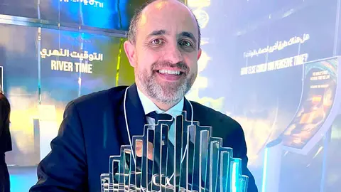 Fabián Mohedano, en Dubai tras recibir el prestigioso galardón. (EL CORREO)