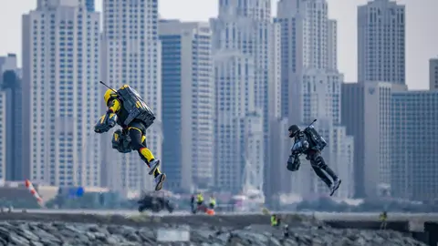 Un momento del campeonato de Jet Suit en Dubai. (WAM)