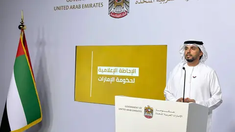 Un funcionario del NCEMA durante la rueda de prensa. (WAM)