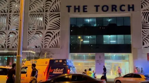 Una imagen de X del edificio The Torch en Dubai Marina.